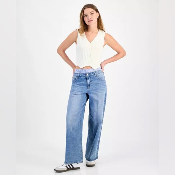 And now this Women's Rib-Knit Sweater Vest Sz medium - Picture 2 of 6